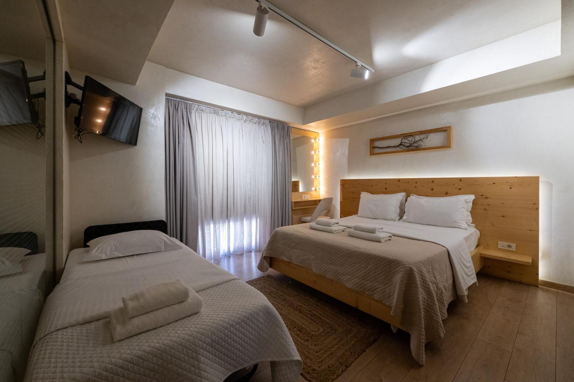 Panellinion Luxury Rooms Kalamata Exterior foto