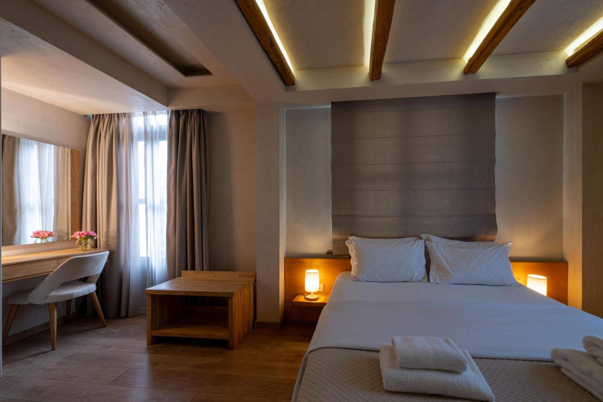 Panellinion Luxury Rooms Kalamata Exterior foto