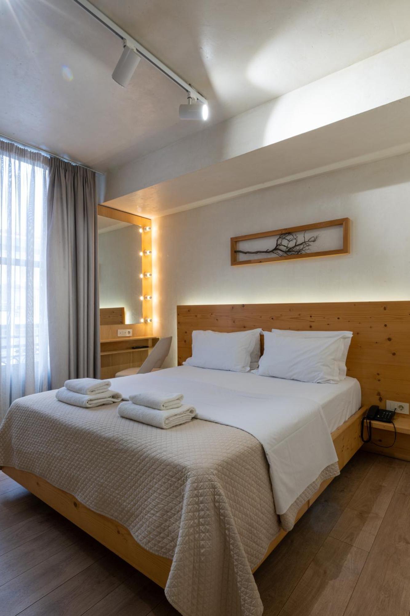 Panellinion Luxury Rooms Kalamata Exterior foto